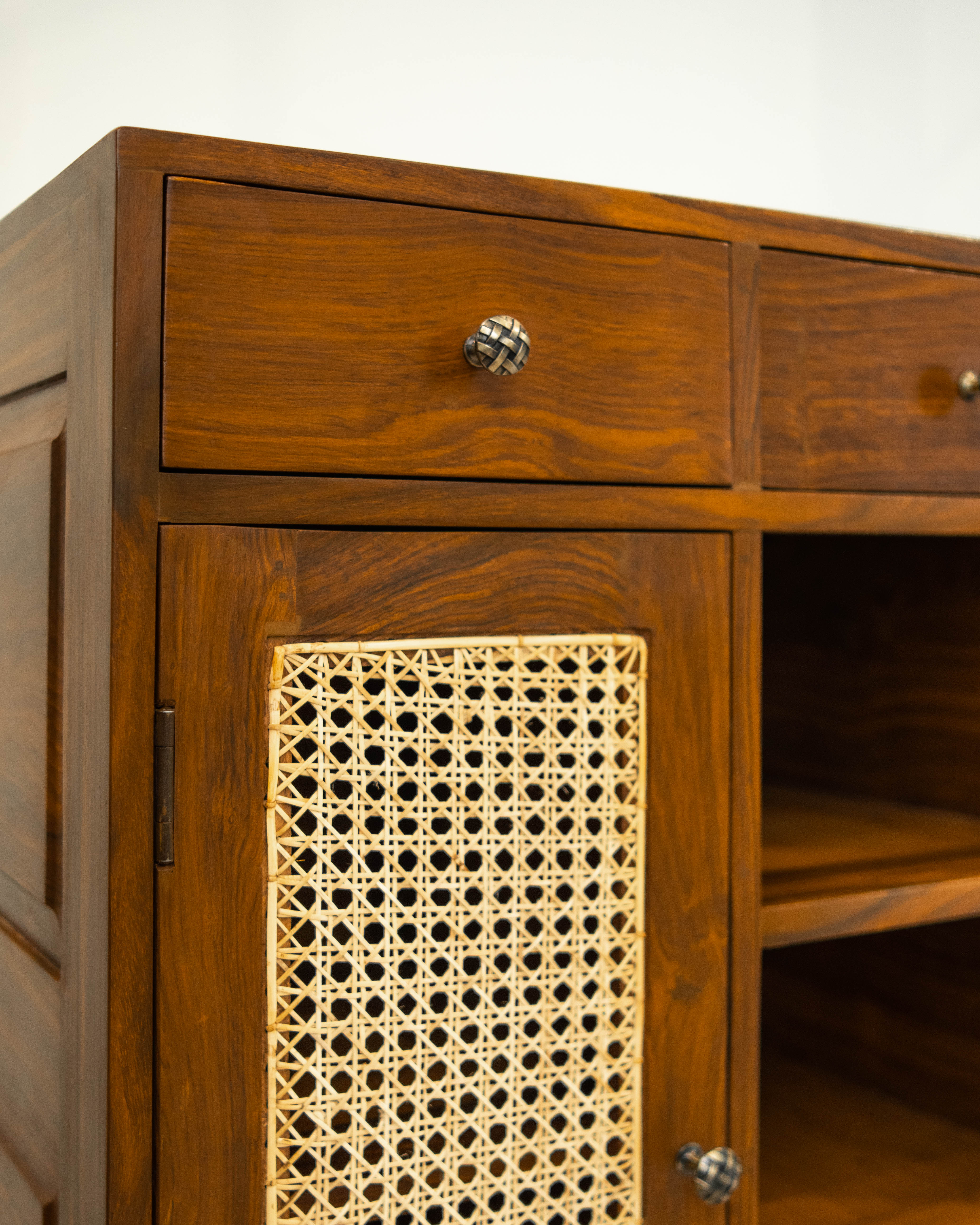 vanilla dreams side table